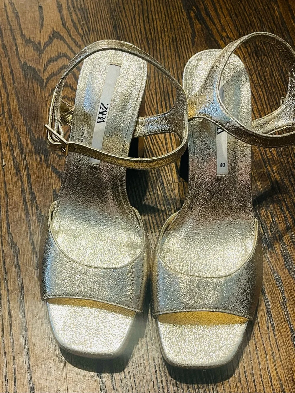Zara women’s elegant Gold Metallic Platform Block Heel Sandals size 40 us 7.5